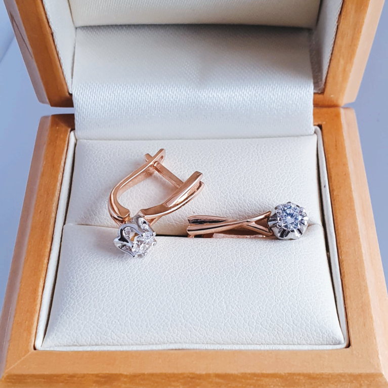 Earrings with white gold and zirconia and