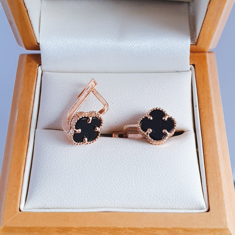 Earrings covered black enamel