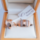Golden earrings with zirconia