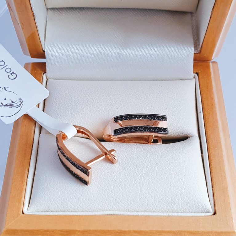 Earrings with black zirconia stones