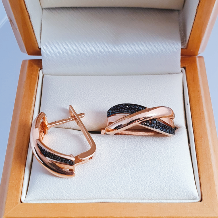 Gold earrings with black zirconia stones