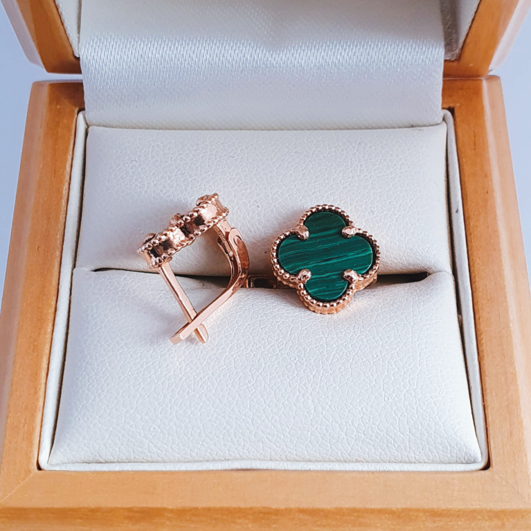 Clover leaf earrings covered green enamel