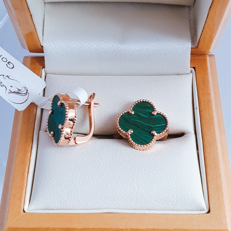 Clover leaf earrings covered green enamel