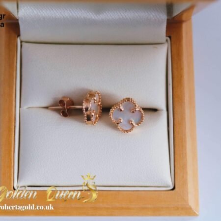 Clover leaf stud earrings