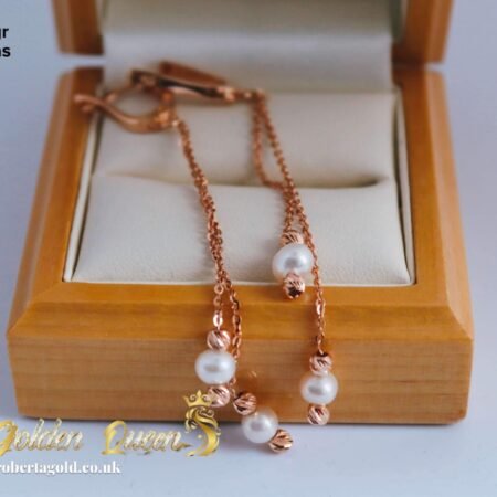 Earrings with pearls