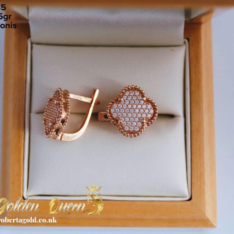 Earrings with white zirconia