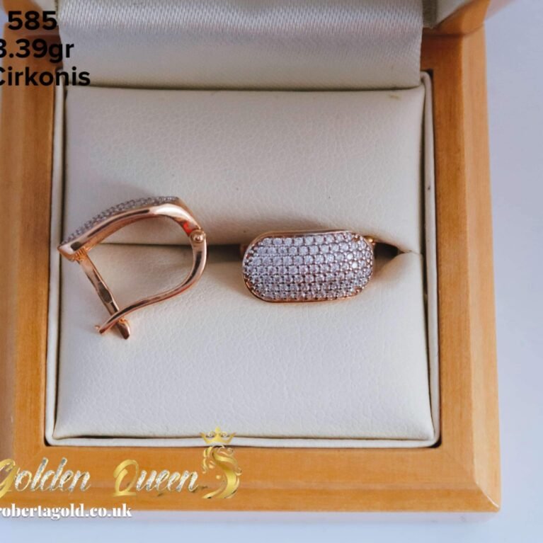 Earrings with zirconia