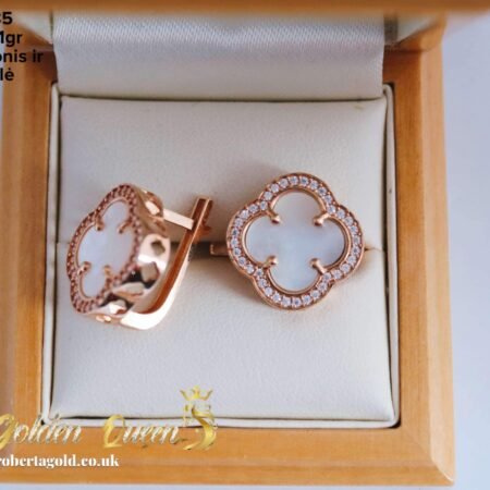 Clover leaf earrings with white enamel and zirconia